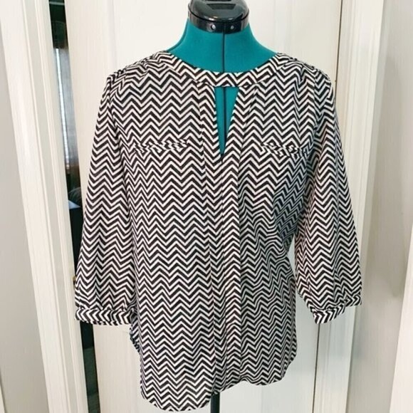 French Connection 3/4 Sleeve Keyhole Casual Career Lightweight Printed Blouse - Picture 9 of 15